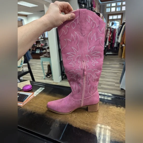 Women's pink cowgirl boots - Picture 2 of 8